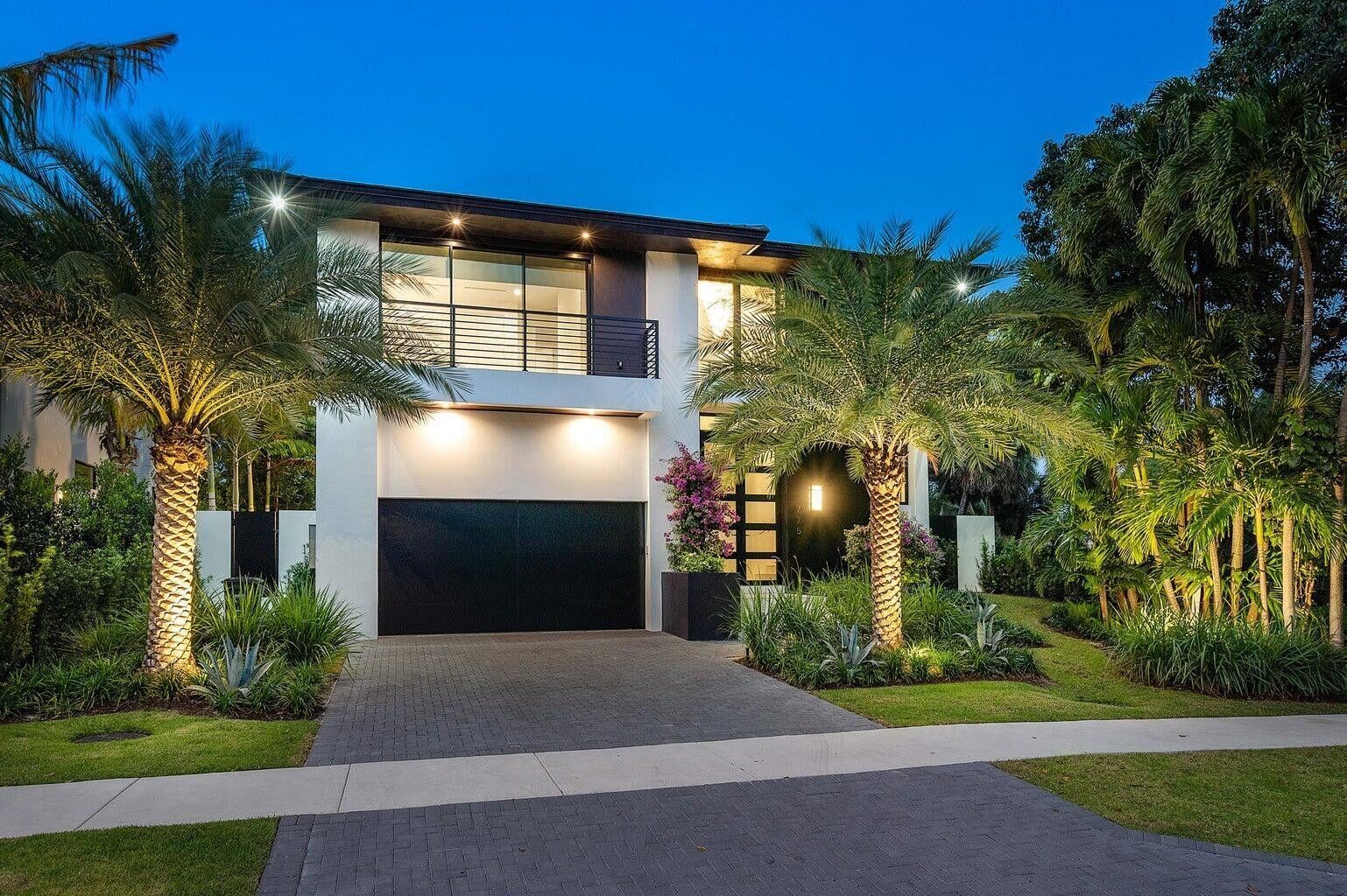775 Park Drive W